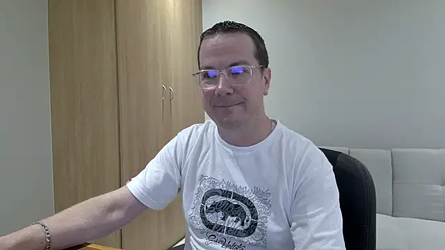 BrettJ81 online show from November 2025 02:22:02 PM