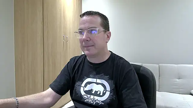 BrettJ81 online show from October 2025 04:19:02 PM