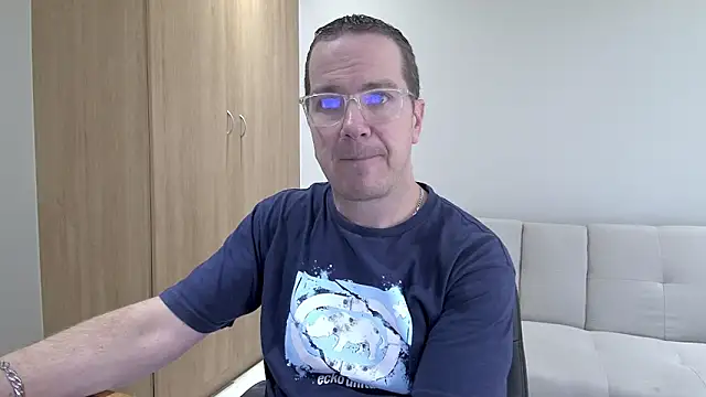 BrettJ81 online show from April 2026 02:51:01 PM