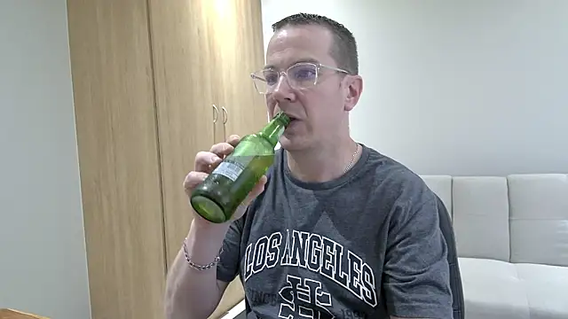 BrettJ81 online show from March 2026 02:38:01 PM