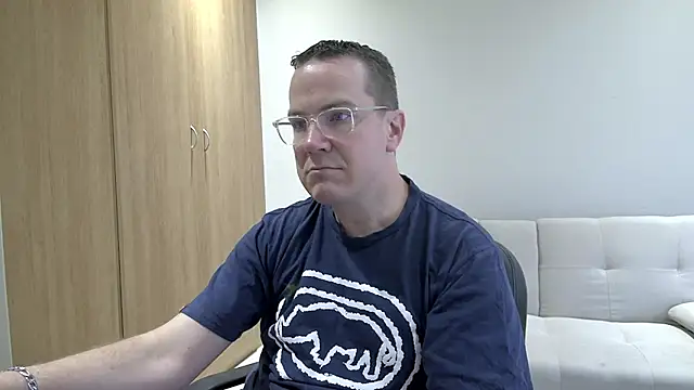 BrettJ81 online show from November 2025 02:31:02 PM