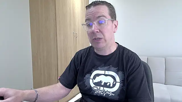 BrettJ81 online show from May 2026 02:15:02 PM