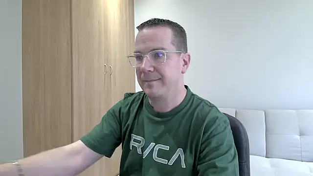 BrettJ81 online show from November 2025 02:21:01 PM