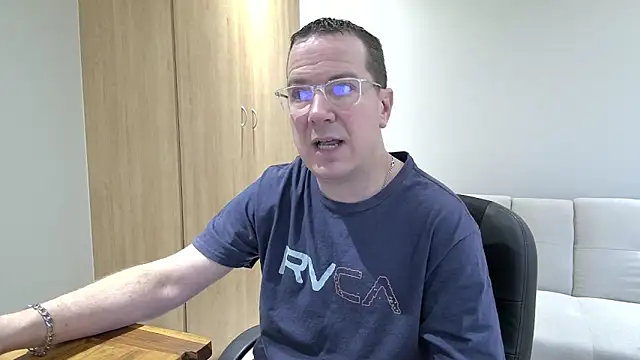 BrettJ81 online show from October 2025 03:55:02 PM