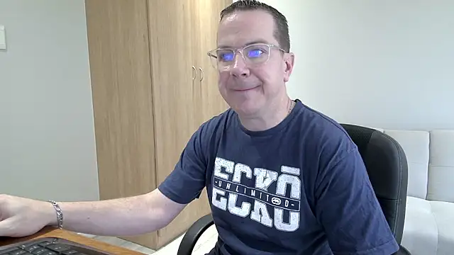 BrettJ81 online show from October 2025 12:51:01 PM