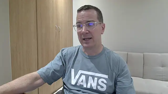 BrettJ81 online show from April 2026 03:07:01 PM