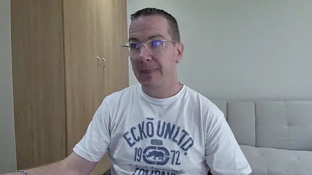 BrettJ81 online show from May 2026 02:01:01 PM