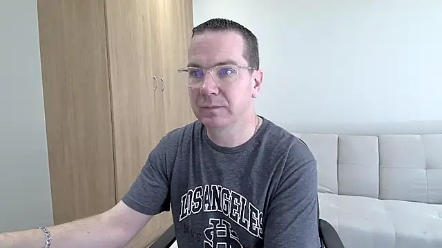 BrettJ81 online show from September 2025 11:26:01 AM