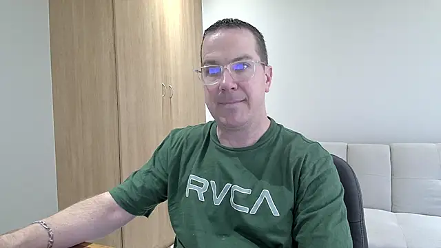 BrettJ81 online show from December 2025 12:07:02 PM