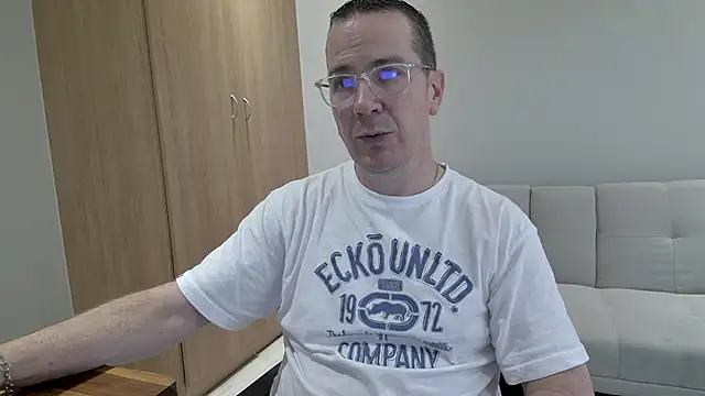 BrettJ81 online show from March 2026 02:07:01 PM