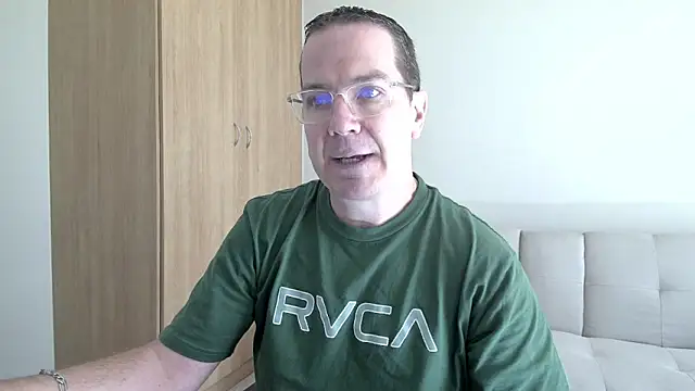 BrettJ81 online show from April 2026 09:33:01 AM