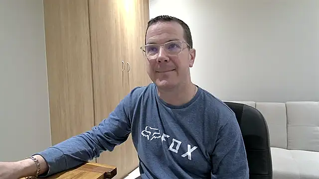 BrettJ81 online show from September 2025 03:51:01 PM