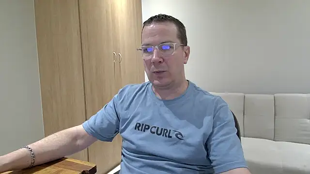 BrettJ81 online show from October 2025 05:25:01 PM