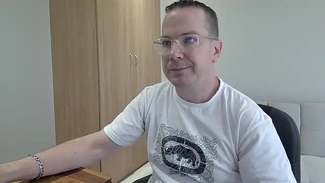 BrettJ81 online show from February 2026 11:45:01 AM