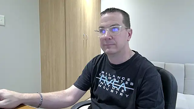 BrettJ81 online show from October 2025 03:42:01 PM