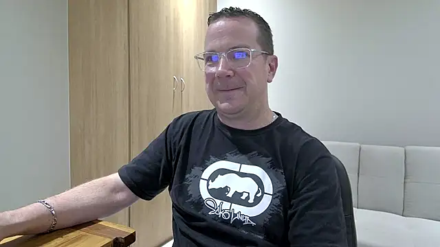 BrettJ81 online show from November 2025 05:24:01 PM