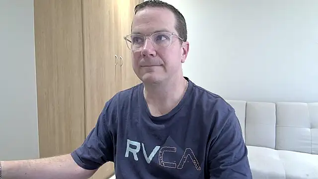 BrettJ81 online show from November 2025 12:53:02 PM