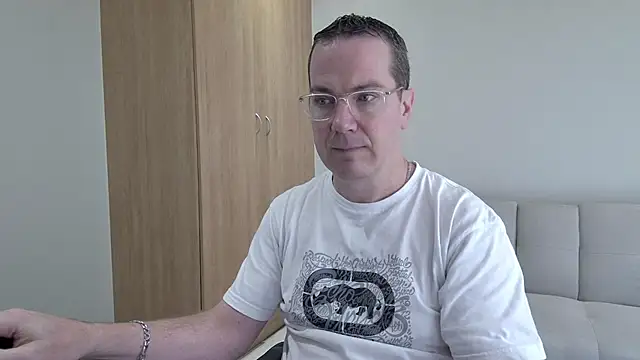 BrettJ81 online show from May 2026 11:53:01 AM