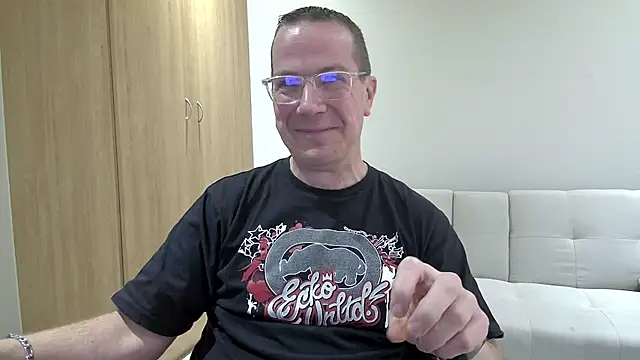 BrettJ81 online show from May 2026 02:46:02 PM