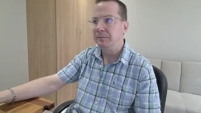 BrettJ81 online show from October 2025 09:43:02 AM