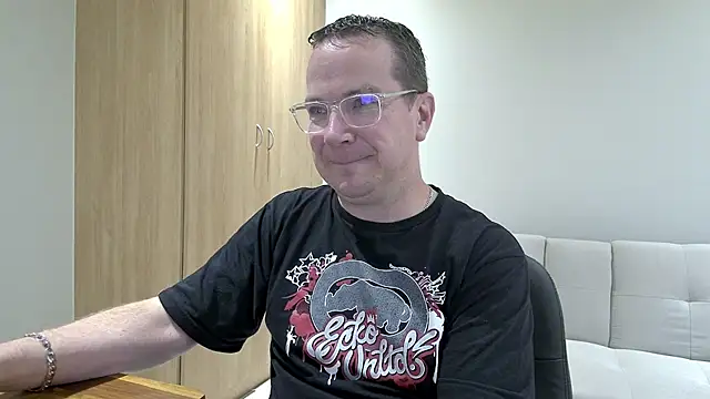 BrettJ81 online show from December 2025 03:22:02 PM