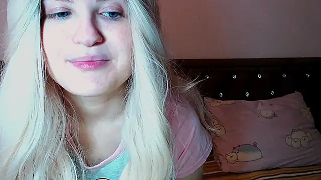 Snapshot of Sara4uu chatting on September 2025 11:11:01 PM Sara4uu online show from September 2025 11:11:01 PM