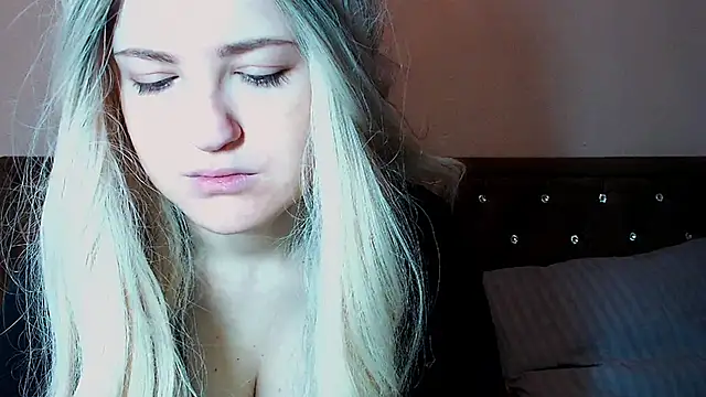 Sara4uu online show from December 2025 12:44:02 PM
