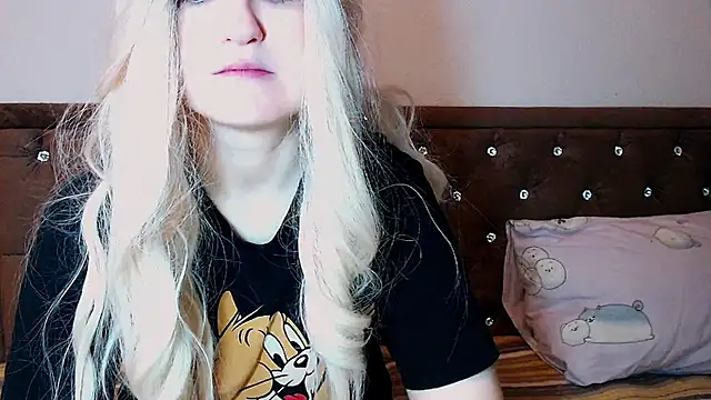 Snapshot of Sara4uu chatting on October 2025 11:52:01 PM Sara4uu online show from October 2025 11:52:01 PM