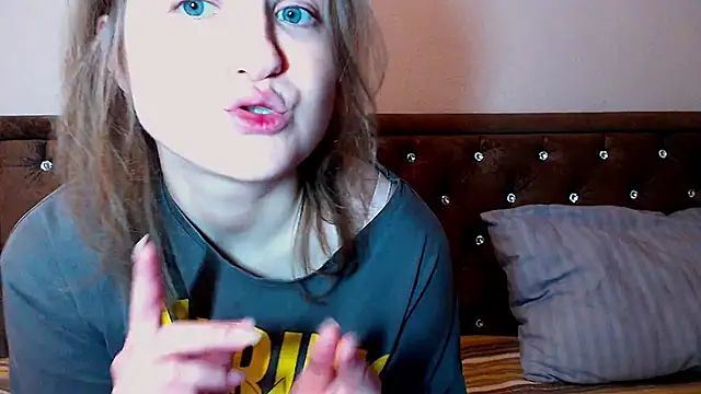 Sara4uu online show from February 2026 11:05:02 PM