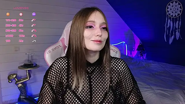 Snapshot of Evie_Ro chatting on July 2026 10:49:02 PM Evie Ro online show from July 2026 10:49:02 PM
