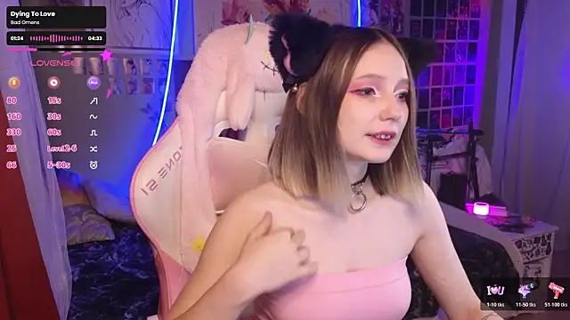 Snapshot of Evie_Ro chatting on November 2025 09:29:01 PM Evie Ro online show from November 2025 09:29:01 PM