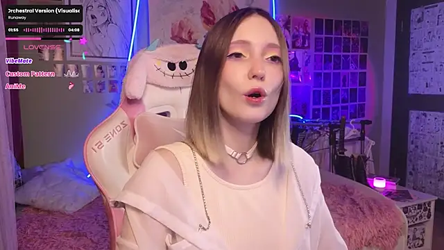 Snapshot of Evie_Ro chatting on November 2025 09:15:01 PM Evie Ro online show from November 2025 09:15:01 PM