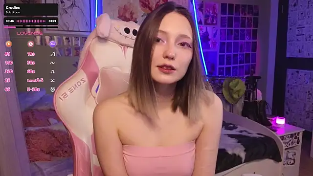 Snapshot of Evie_Ro chatting on January 2026 08:37:02 PM Evie Ro online show from January 2026 08:37:02 PM