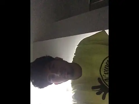 Snapshot of Mangopitudo chatting on October 2025 09:34:01 AM Mangopitudo online show from October 2025 09:34:01 AM