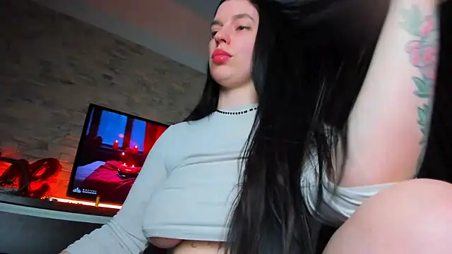 Snapshot of Laya_Moon chatting on February 2025 04:10:01 PM Laya Moon online show from February 2025 04:10:01 PM