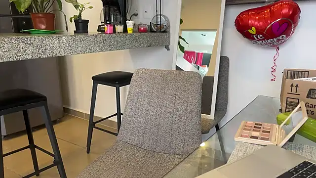 Snapshot of mommy_nadin chatting on March 2025 08:35:02 PM mommy nadin online show from March 2025 08:35:02 PM