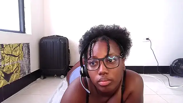 Snapshot of Ashaichious chatting on October 2025 06:32:02 PM Ashaichious online show from October 2025 06:32:02 PM