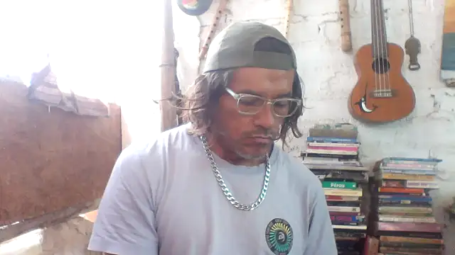Snapshot of kvr27 chatting on April 2026 01:02:01 PM kvr27 online show from April 2026 01:02:01 PM