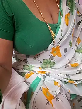 Snapshot of Tamil_Rathi chatting on September 2025 05:48:01 PM Tamil Rathi online show from September 2025 05:48:01 PM