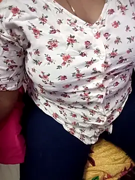 Snapshot of Tamil_Rathi chatting on March 2025 04:21:02 PM Tamil Rathi online show from March 2025 04:21:02 PM