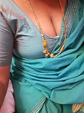 Snapshot of Tamil_Rathi chatting on September 2025 03:51:01 PM Tamil Rathi online show from September 2025 03:51:01 PM