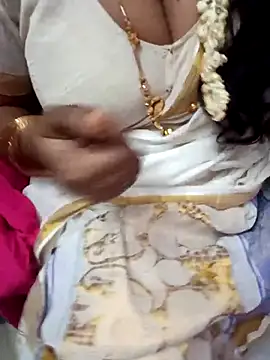 Snapshot of Tamil_Rathi chatting on February 2025 02:24:02 PM Tamil Rathi online show from February 2025 02:24:02 PM