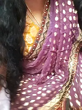 Snapshot of Tamil_Rathi chatting on September 2025 04:22:02 PM Tamil Rathi online show from September 2025 04:22:02 PM