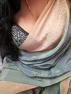 Snapshot of Tamil_Rathi chatting on September 2025 05:41:01 PM Tamil Rathi online show from September 2025 05:41:01 PM