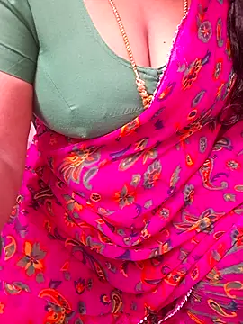 Snapshot of Tamil_Rathi chatting on September 2025 03:52:01 PM Tamil Rathi online show from September 2025 03:52:01 PM