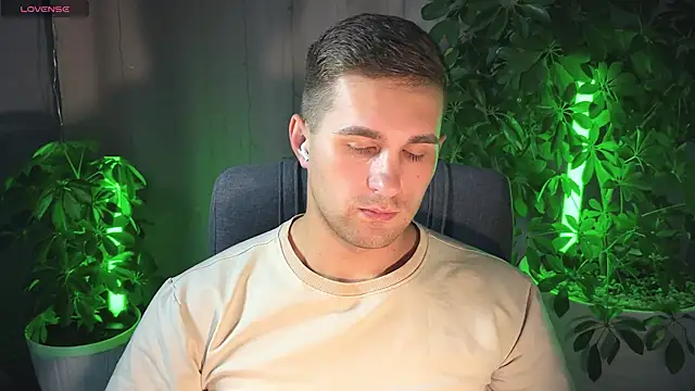 Sweeet  boy online show from February 2025 03:32:02 PM
