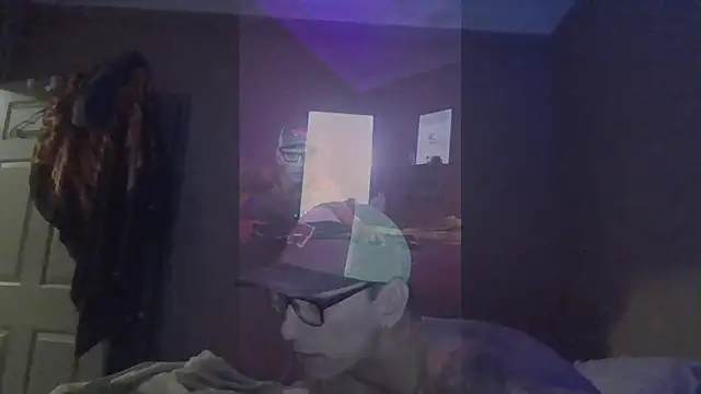 leahcimnikral online show from December 2025 02:48:02 AM