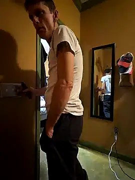 leahcimnikral online show from December 2025 12:55:01 AM