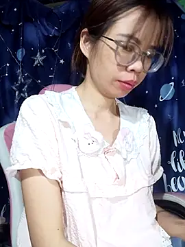   Mai-love19   online show from April 2026 12:15:01 AM