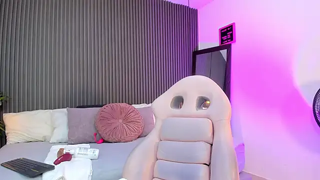 pervert lizza online show from February 2026 12:14:01 PM